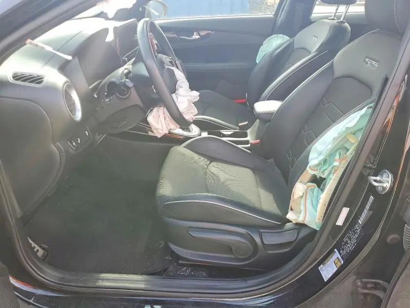 2024 KIA FORTE GT LINE  