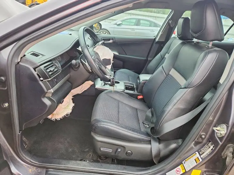2014 TOYOTA CAMRY SE  