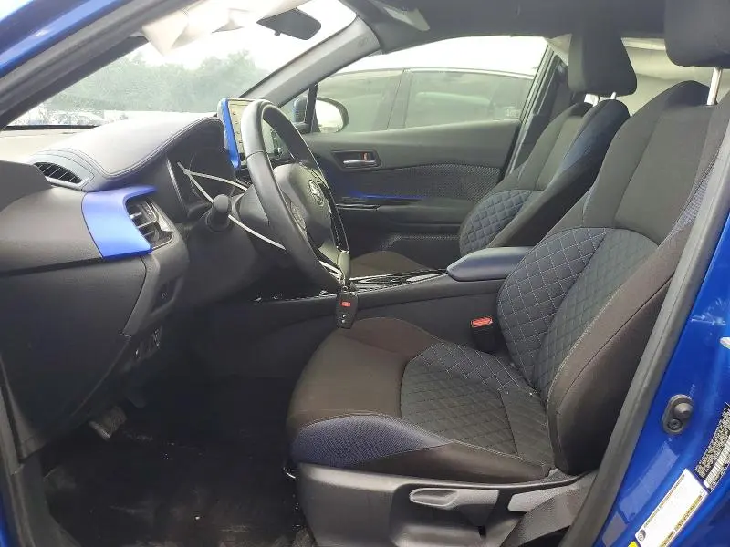 2020 TOYOTA C-HR XLE  