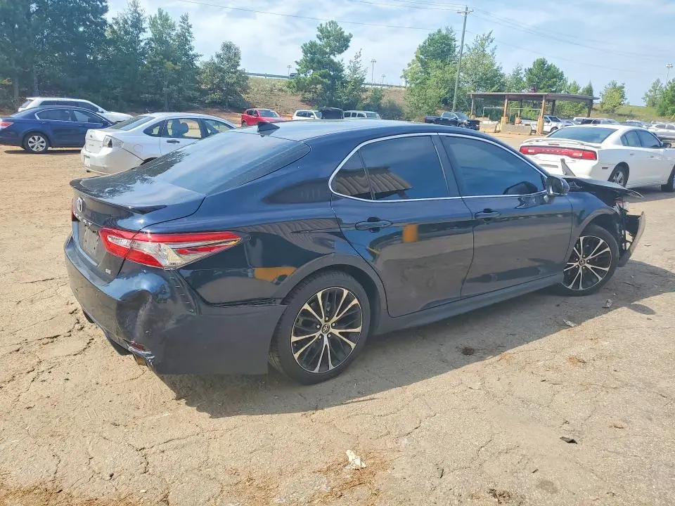 2019 TOYOTA CAMRY SE  