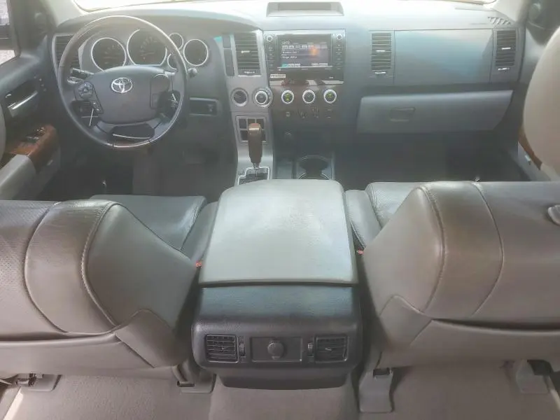 2010 TOYOTA TUNDRA CREWMAX LIMITED  