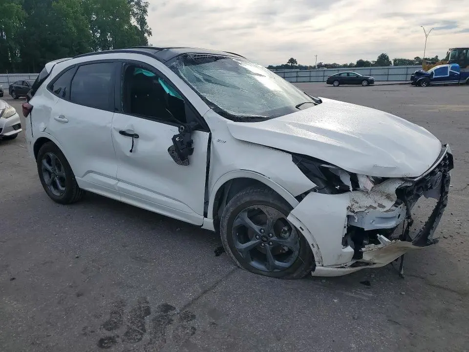2024 FORD ESCAPE ST LINE  