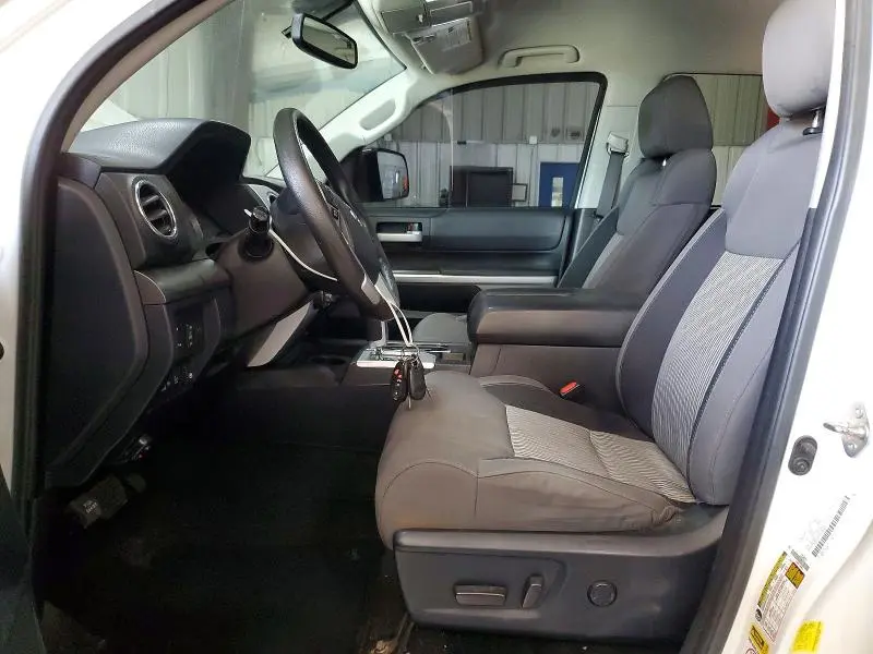 2017 TOYOTA TUNDRA SR5  