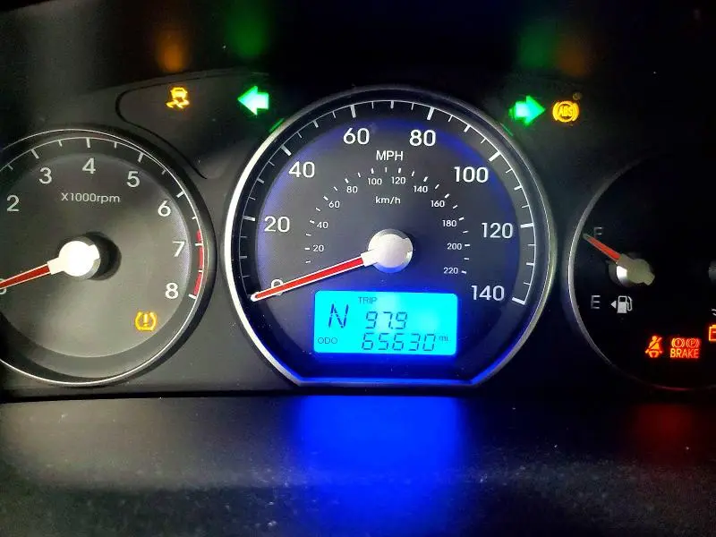 2011 HYUNDAI SANTA FE SE  