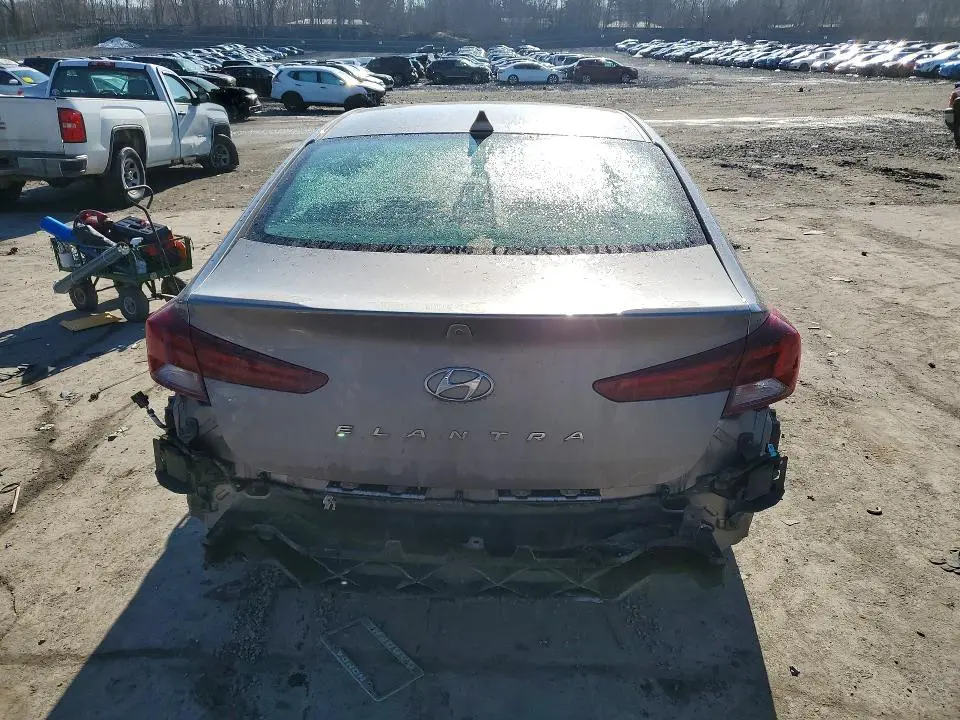 2020 HYUNDAI ELANTRA SEL  