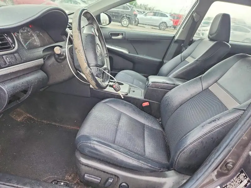 2014 TOYOTA CAMRY SE  