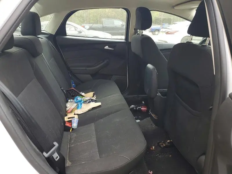 2018 FORD FOCUS SE  