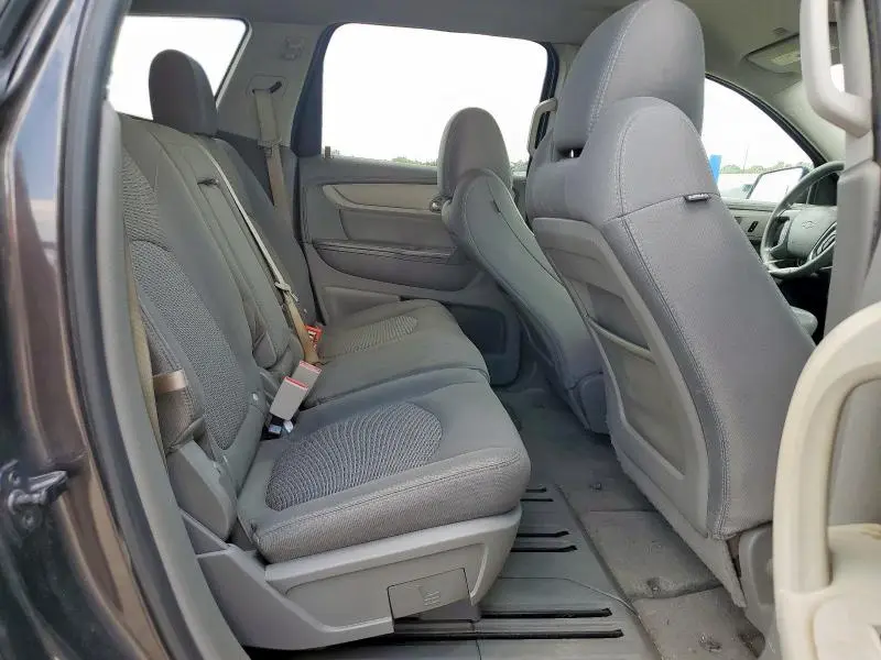 2016 CHEVROLET TRAVERSE LS  
