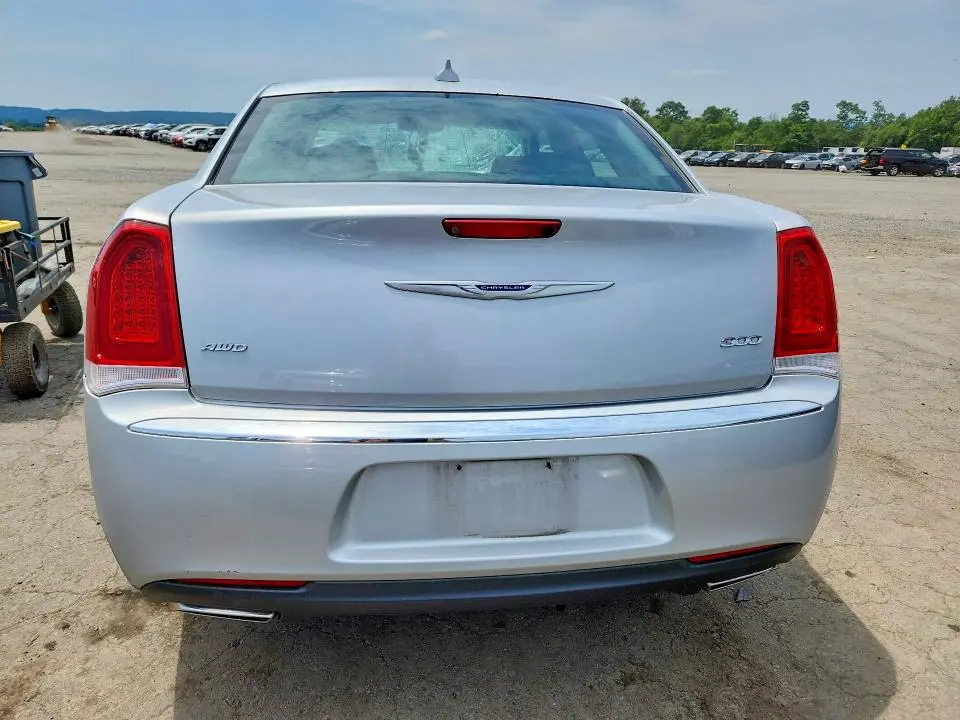 2020 CHRYSLER 300 LIMITED  