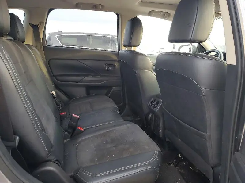 2019 MITSUBISHI OUTLANDER SE  