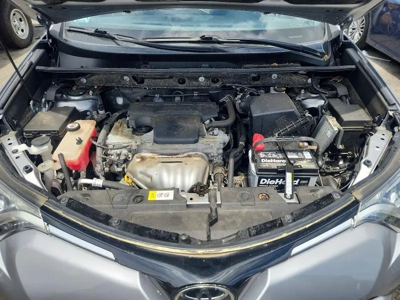 2018 TOYOTA RAV4 XLE  