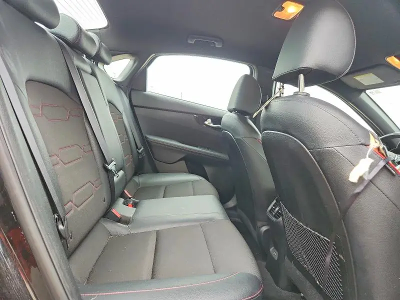 2023 KIA FORTE GT  