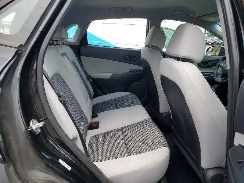 2022 HYUNDAI KONA SE  