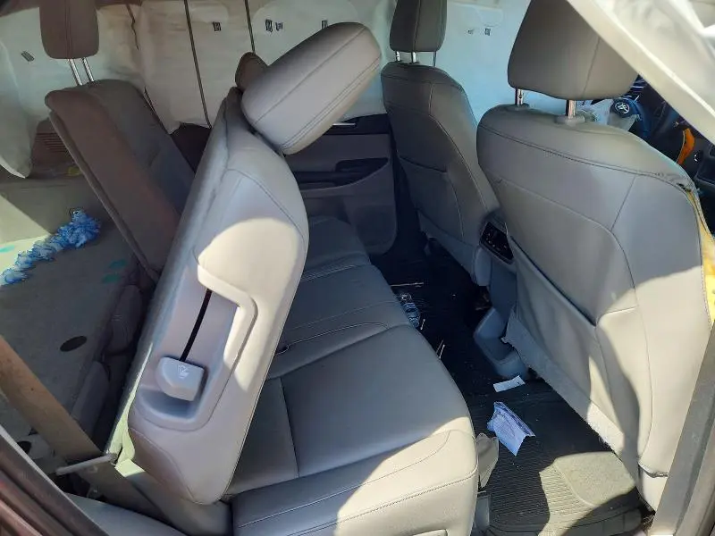 2014 TOYOTA HIGHLANDER XLE  