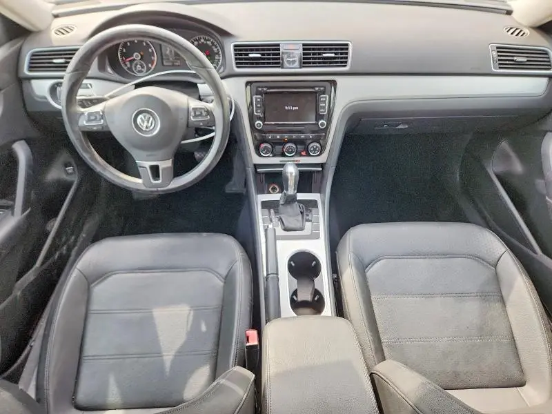 2013 VOLKSWAGEN PASSAT SE  