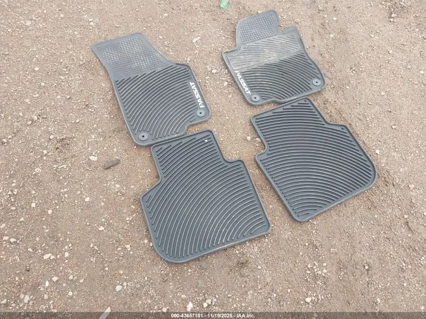 2016 VOLKSWAGEN PASSAT 1.8T R-LINE