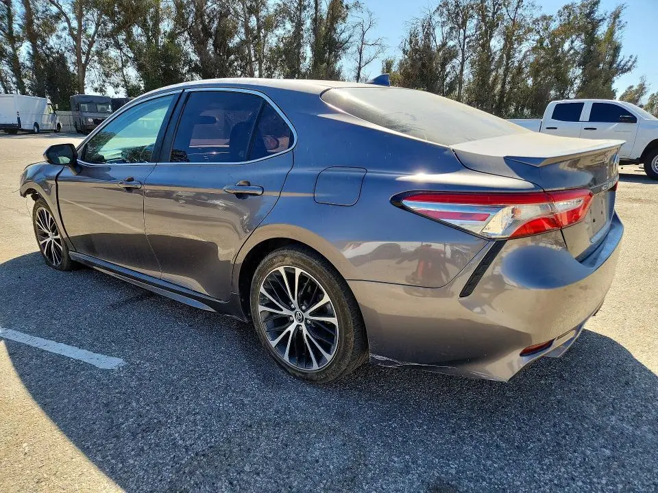 2019 TOYOTA CAMRY SE  