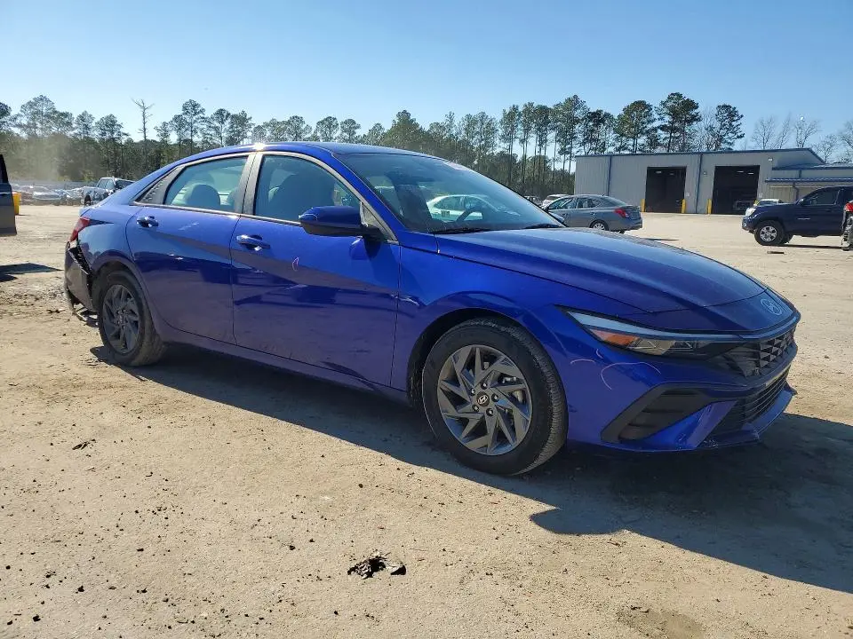 2024 HYUNDAI ELANTRA SEL  