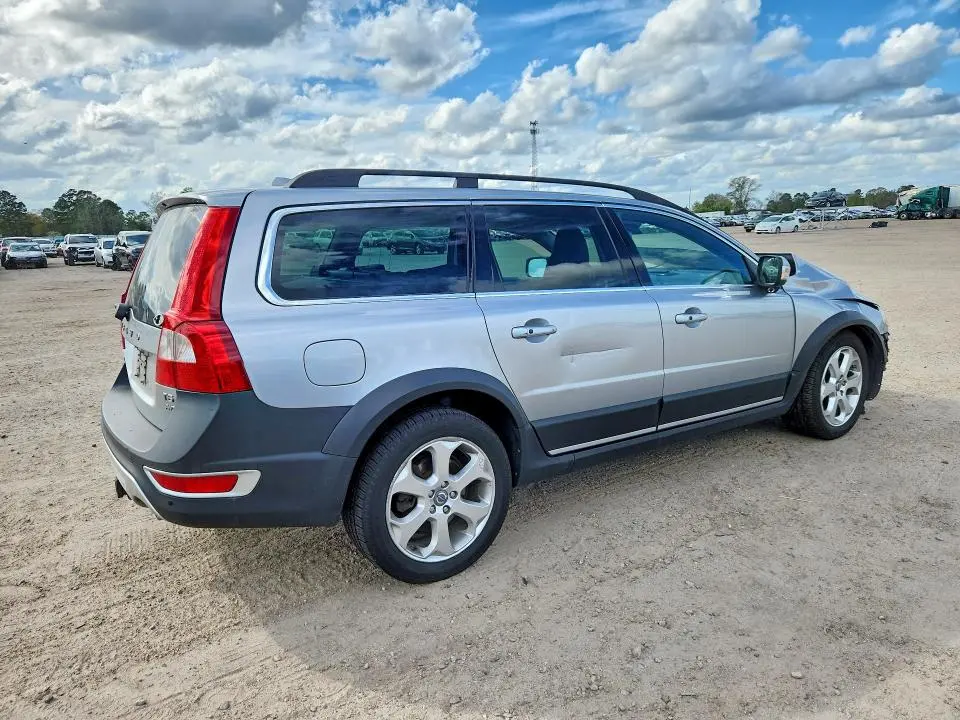 2011 VOLVO XC70 T6  