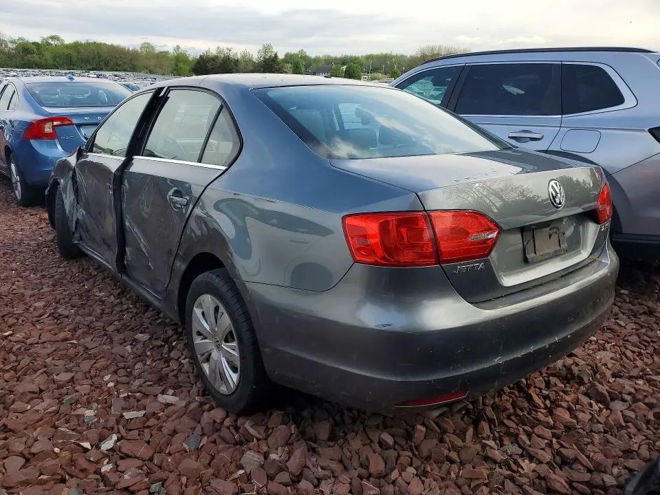 2013 VOLKSWAGEN JETTA SE  