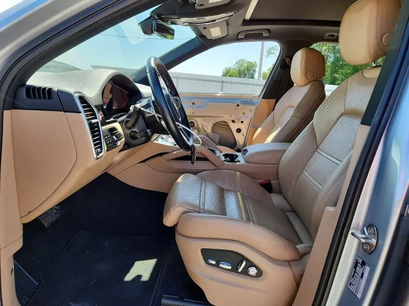 2021 PORSCHE CAYENNE   
