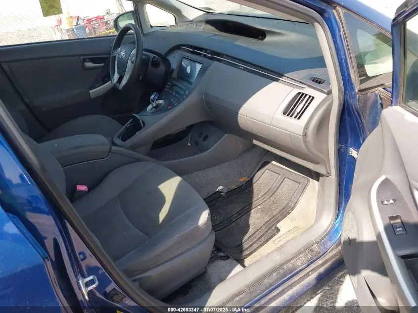 2010 TOYOTA PRIUS III