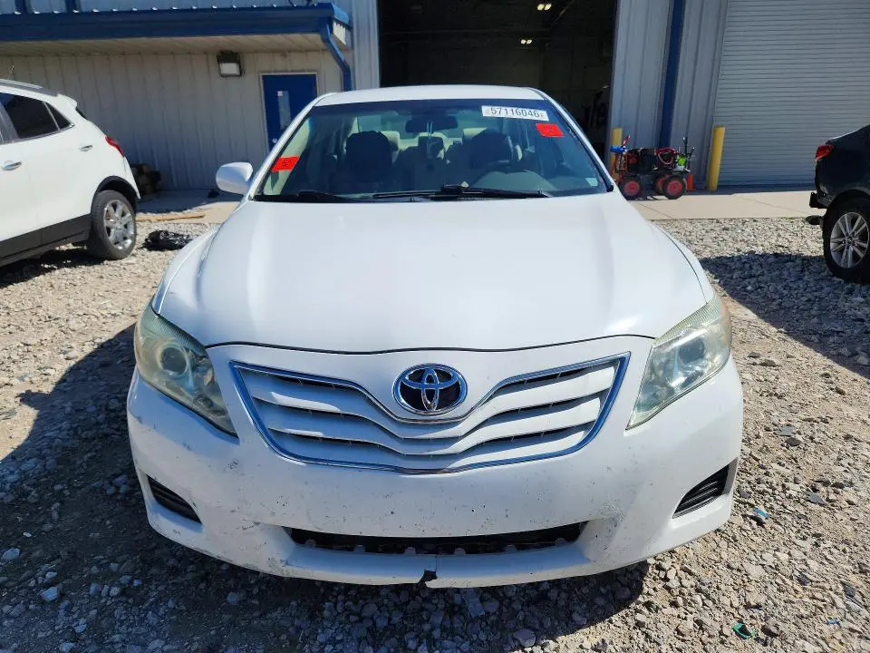 2011 TOYOTA CAMRY LE  