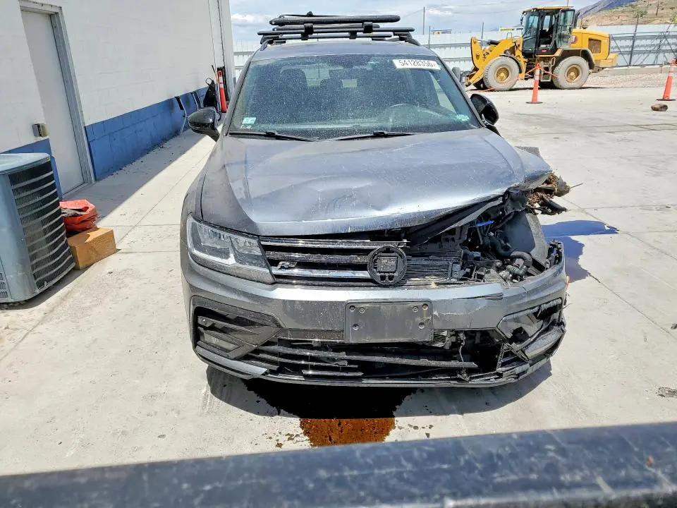 2021 VOLKSWAGEN TIGUAN SE  