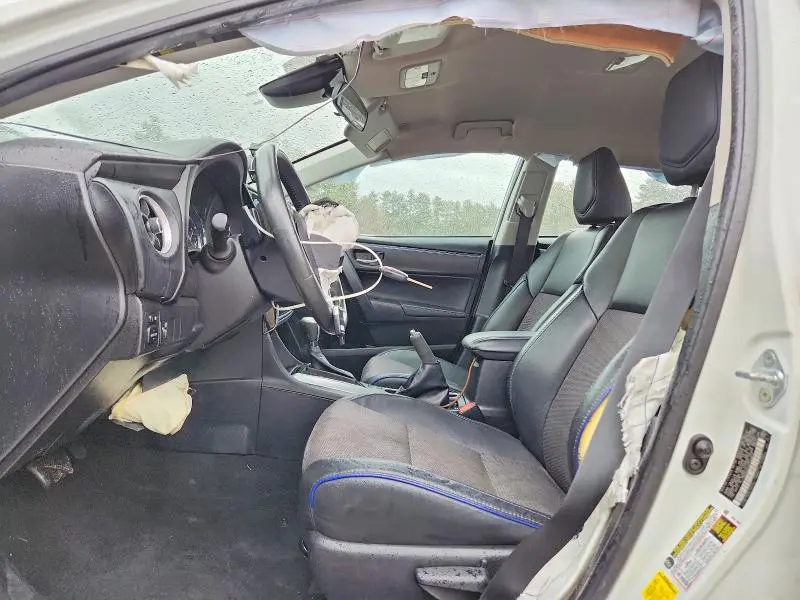 2017 TOYOTA COROLLA SE  
