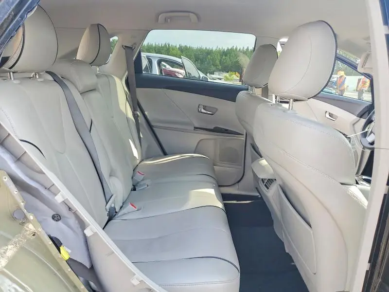 2013 TOYOTA VENZA LE  