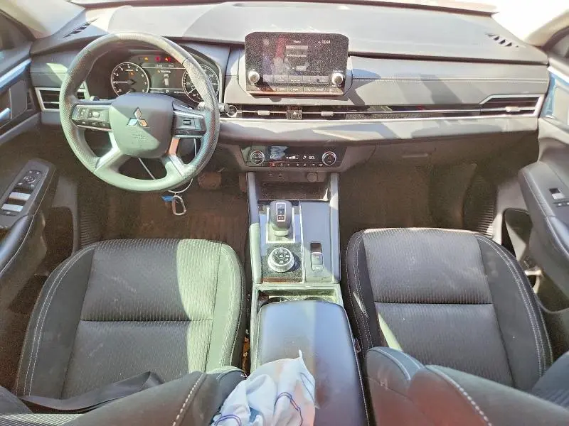 2022 MITSUBISHI OUTLANDER ES  
