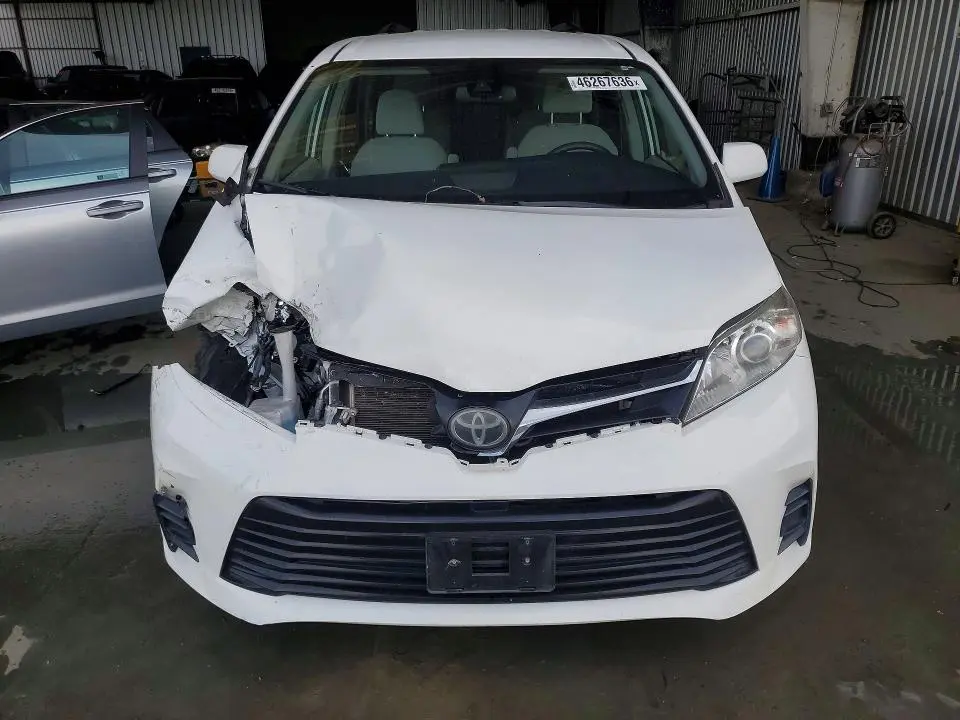 2020 TOYOTA SIENNA LE 8-PASSENGER  