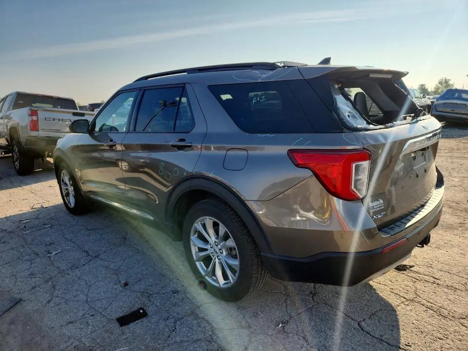 2021 FORD EXPLORER XLT  
