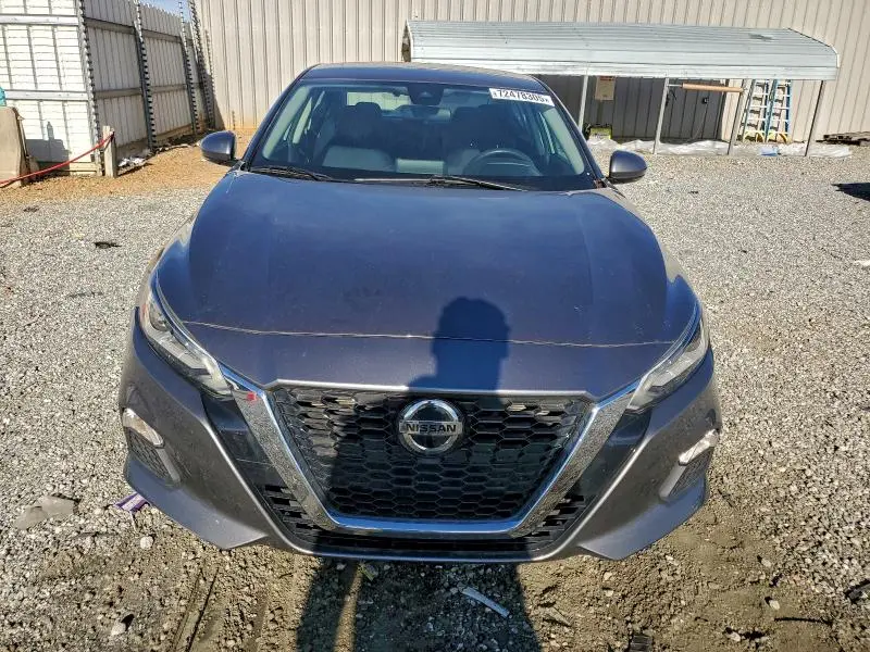 2021 NISSAN ALTIMA SV  