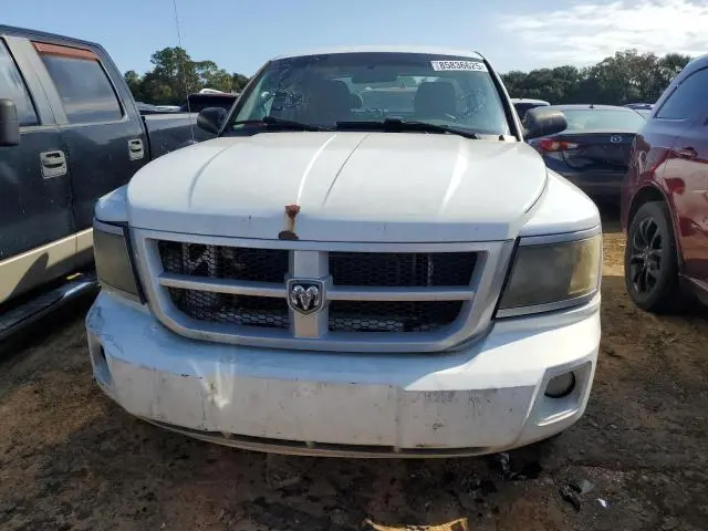 2011 DODGE DAKOTA SLT  