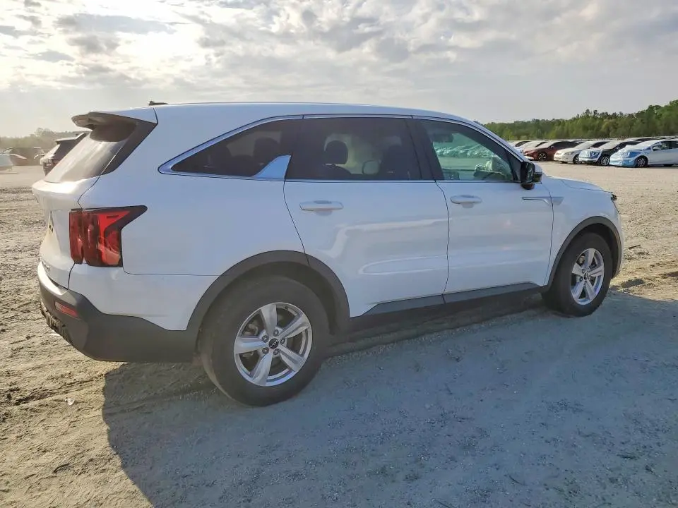 2022 KIA SORENTO LX  