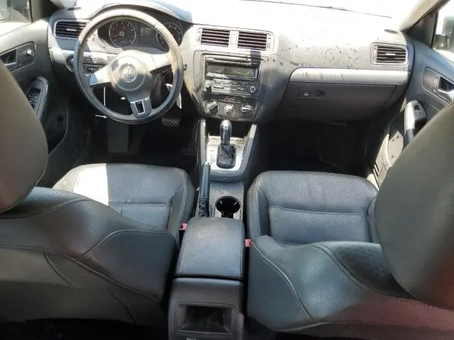 2013 VOLKSWAGEN JETTA SE  