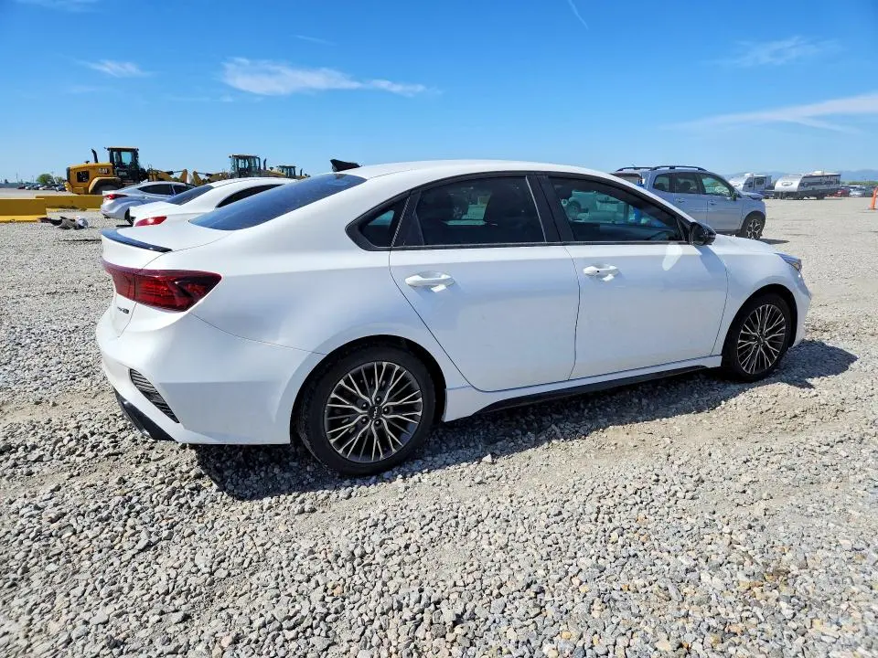 2023 KIA FORTE GT LINE  