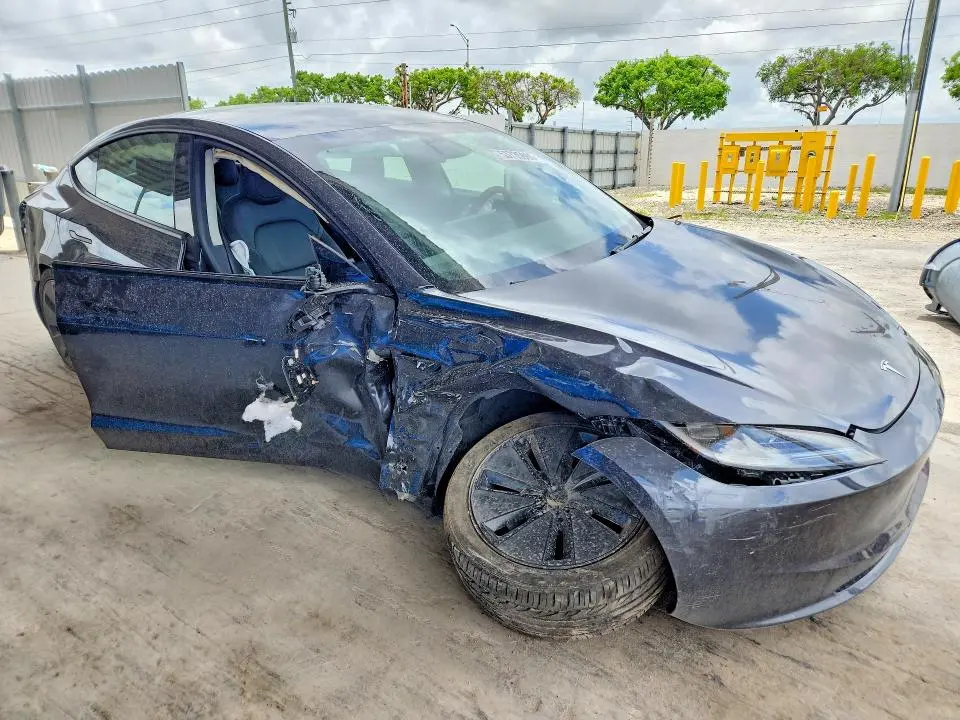 2025 TESLA MODEL 3   