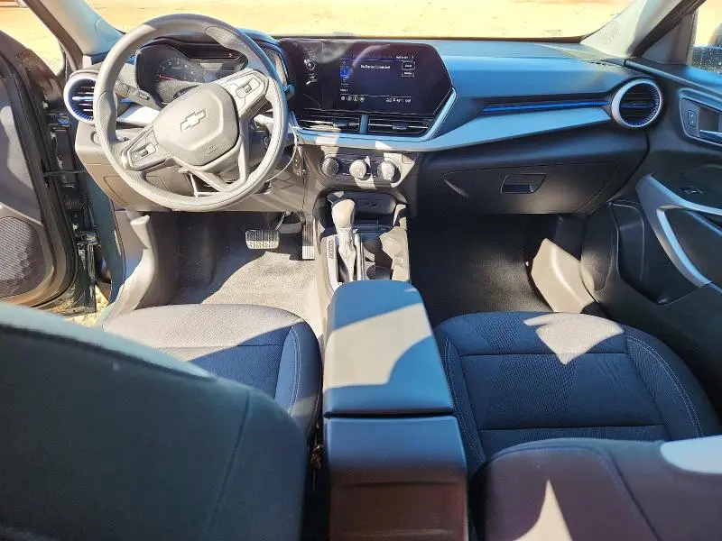 2025 CHEVROLET TRAX LS  