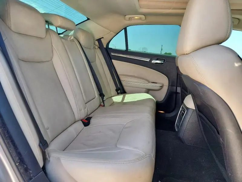 2016 CHRYSLER 300 LIMITED  
