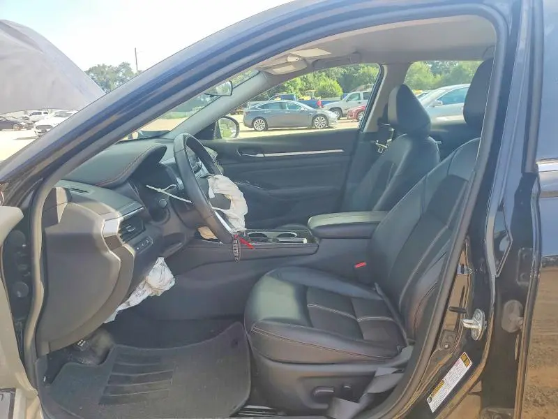2023 NISSAN ALTIMA SR  