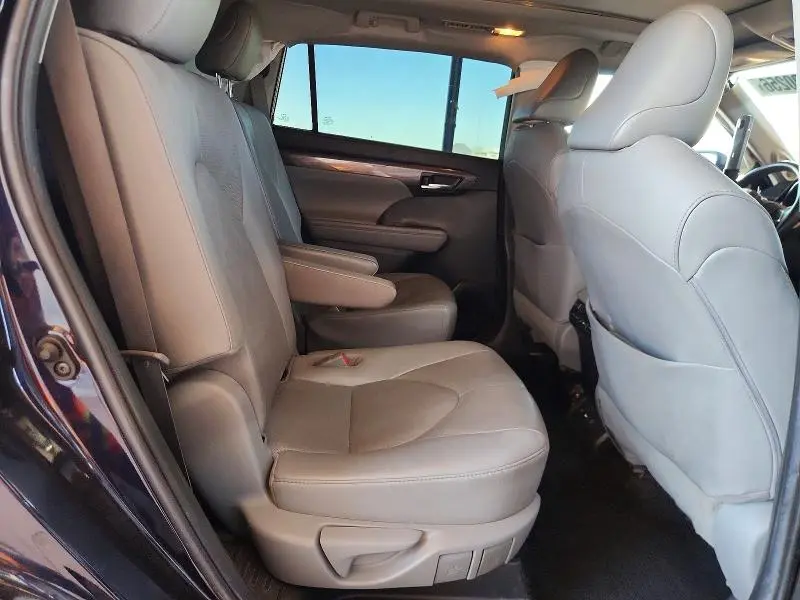 2020 TOYOTA HIGHLANDER PLATINUM  