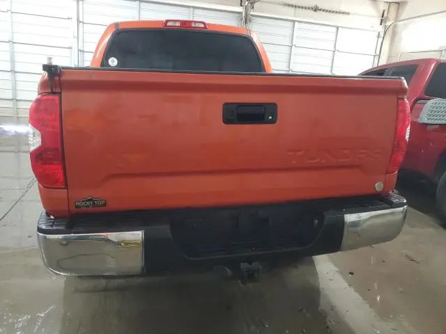 2016 TOYOTA TUNDRA CREWMAX SR5  