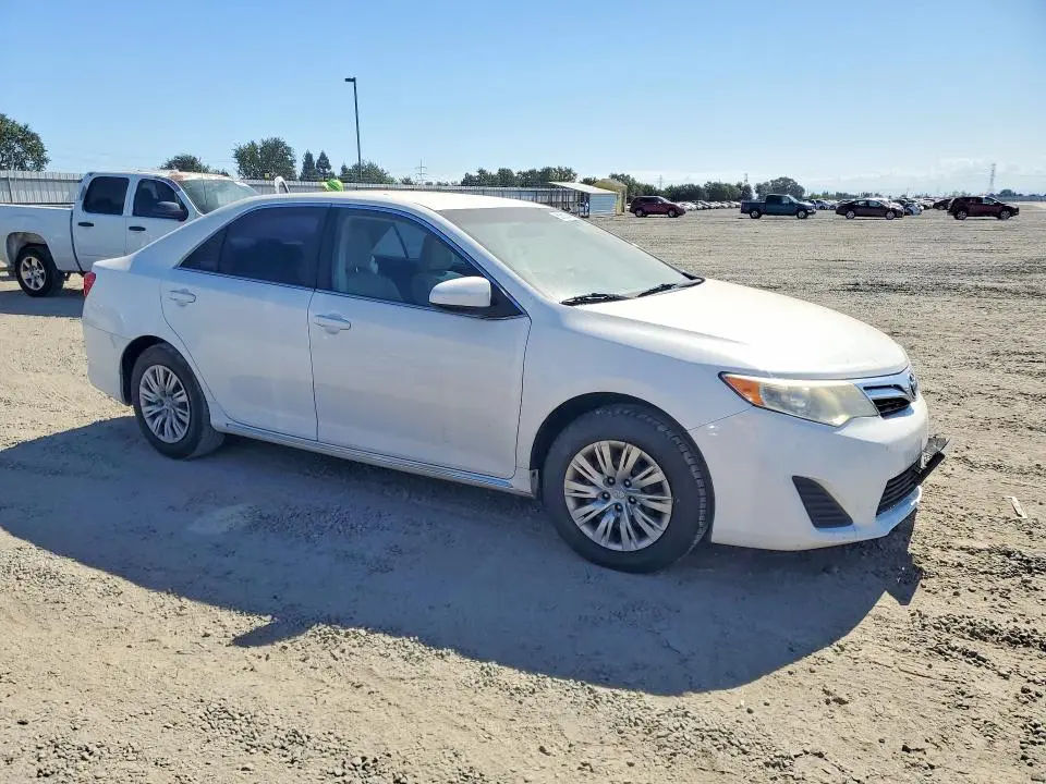 2014 TOYOTA CAMRY LE  