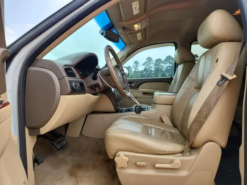 2011 CHEVROLET SUBURBAN C1500 LT  