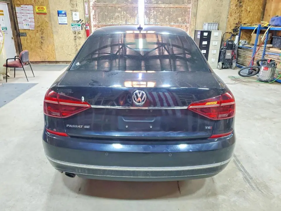 2017 VOLKSWAGEN PASSAT SE  