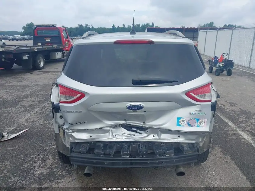 2016 FORD ESCAPE SE