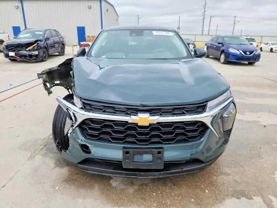 2025 CHEVROLET TRAX LS  