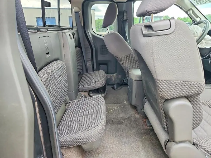 2013 NISSAN FRONTIER SV V6  